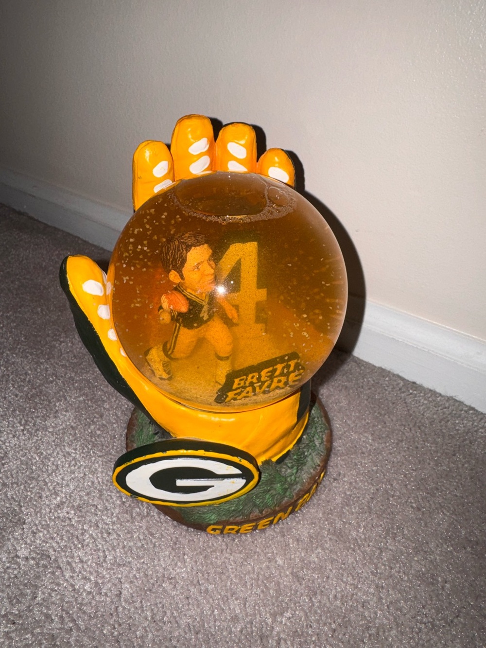 Green Bay Packers Brett Favre Legends of the Field Collectible Snow Globe
